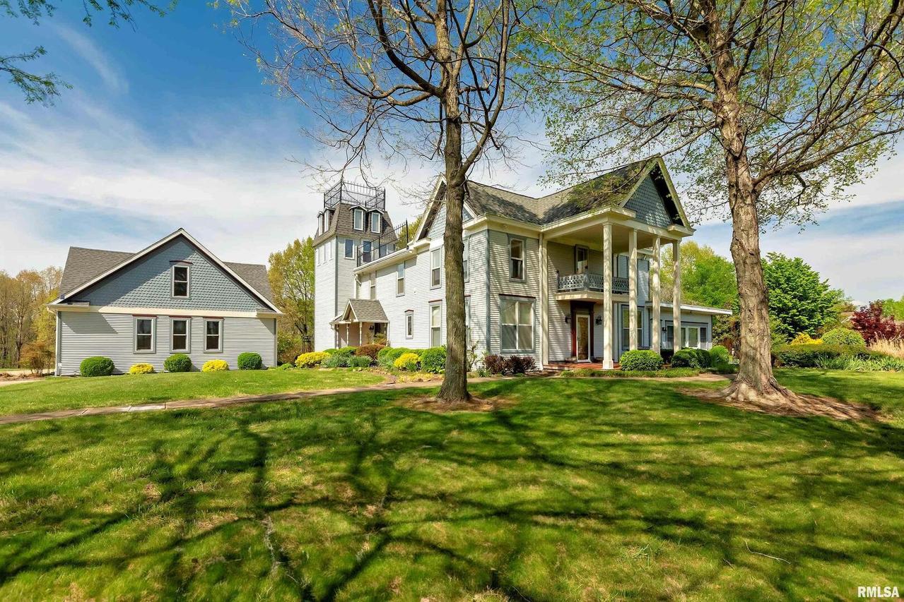 2001 Boskydell Rd., Carbondale, IL 62902