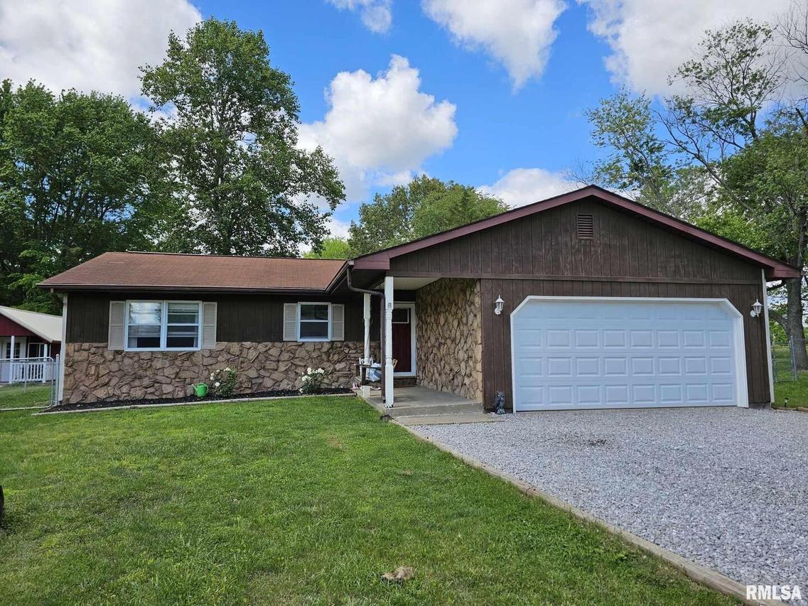 502 E Logan St., Desoto, IL 62924