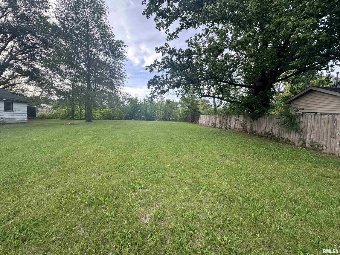 0000 W Church St., Benton, IL 62812