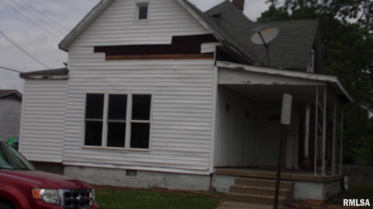 412 W College St., Harrisburg, IL 62946