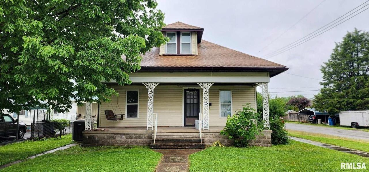 401 W Ray Ave., Christopher, IL 62822