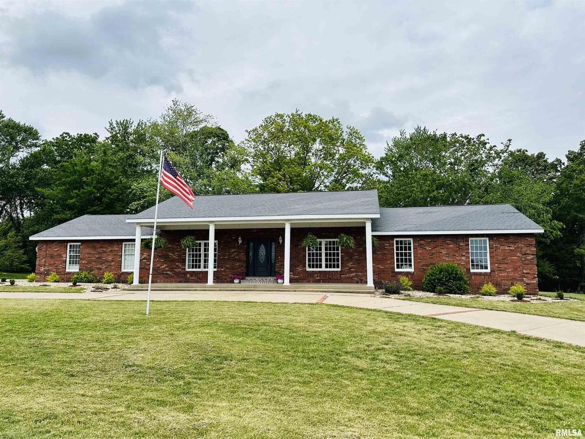 103 Mimosa Dr., Anna, IL 62906