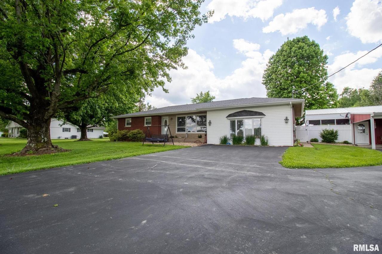 2315 Dunston Rd., West Frankfort, IL 62896