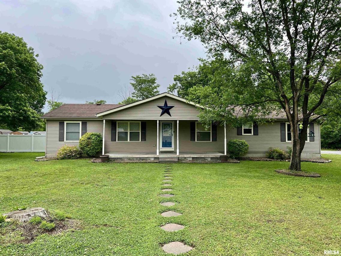 306 Kennedy Dr., West Frankfort, IL 62896