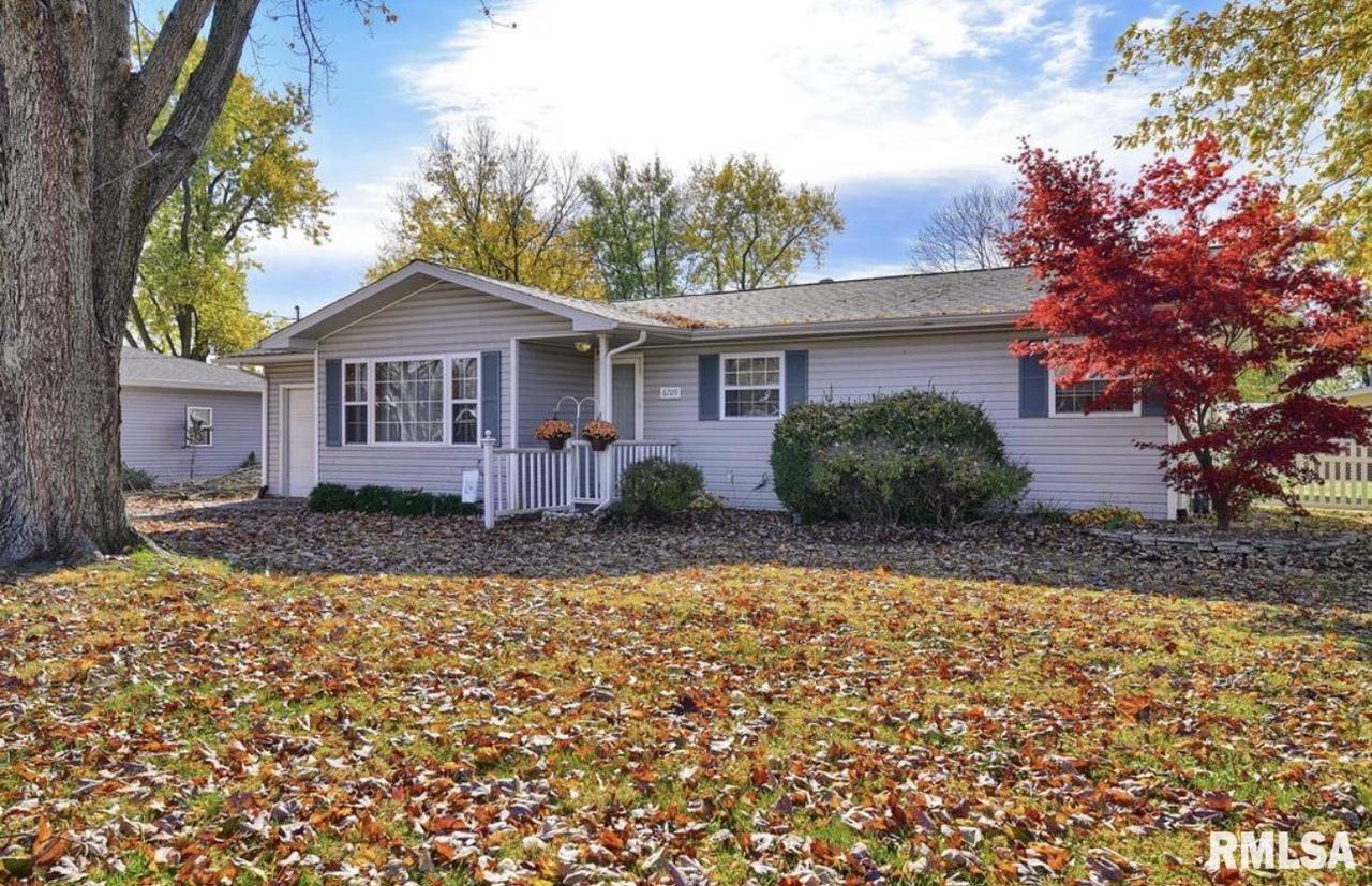 6709 W Main St., Maryville, IL 62062