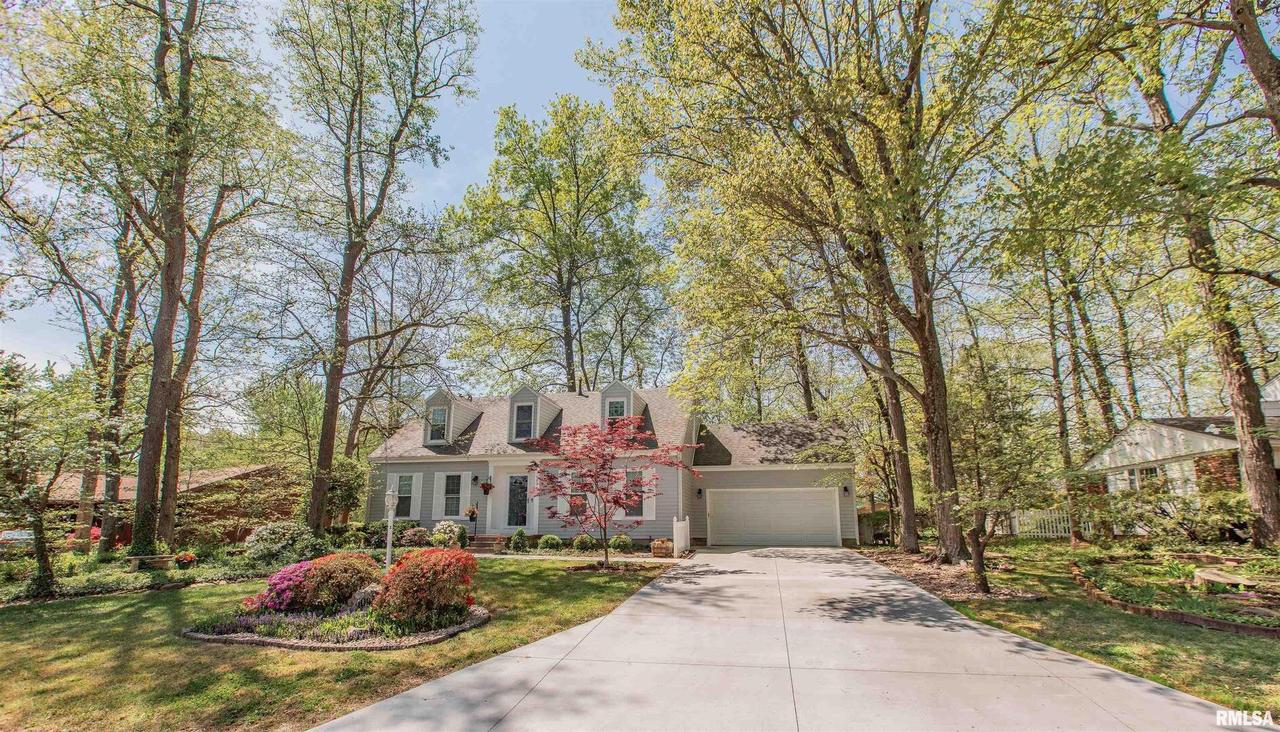 609 Country Club Ln., Carterville, IL 62918