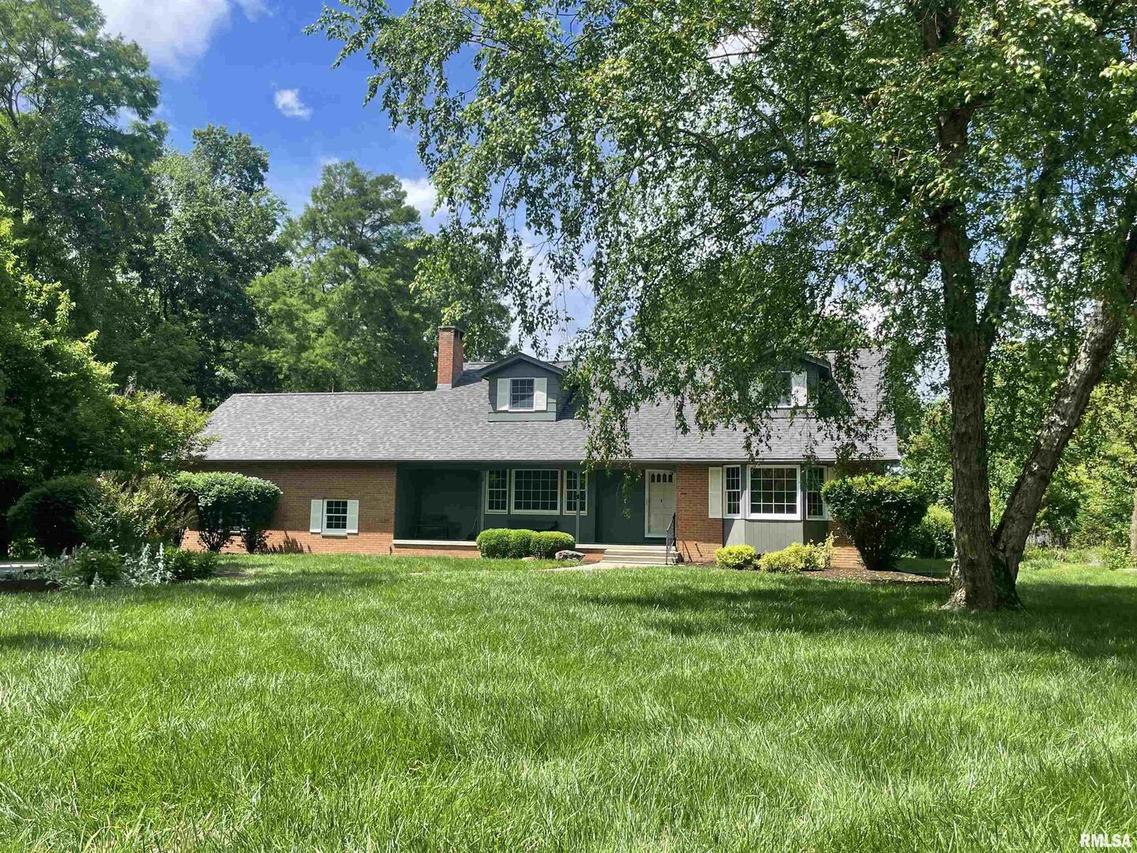 29 Hillcrest Dr., Carbondale, IL 62901