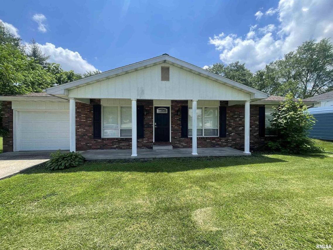 1007 W White St., Marion, IL 62959