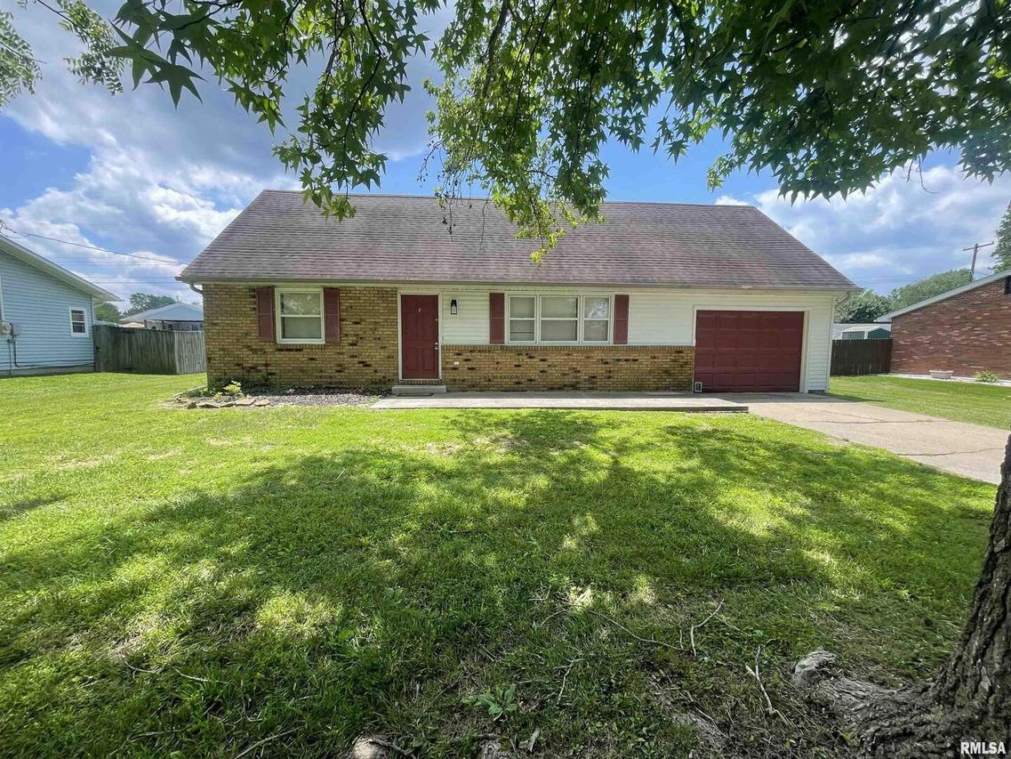 2205 Melanie Ln., Marion, IL 62959