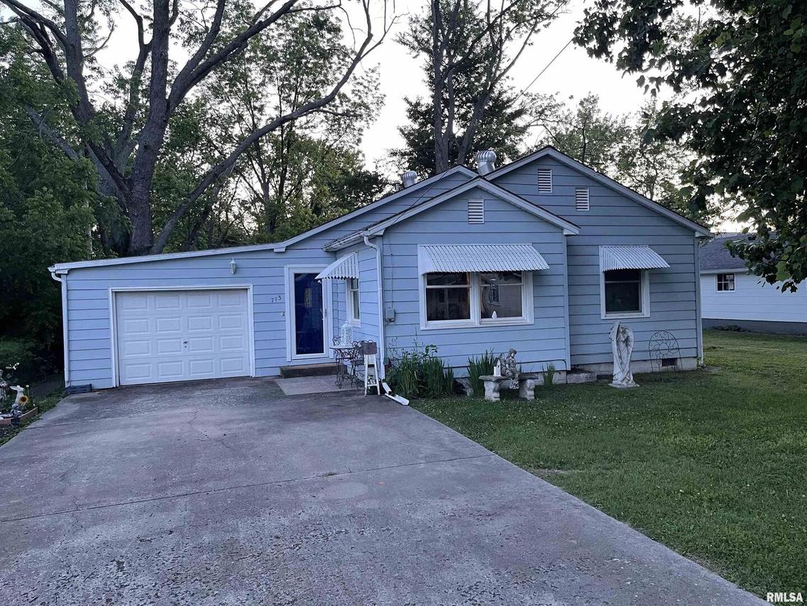 713 Beck St., Carmi, IL 62821