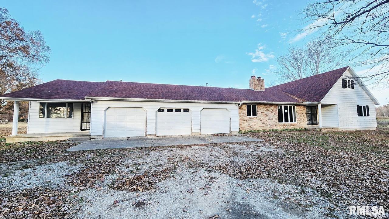 4905 Beckwood Ln., Salem, IL 62881