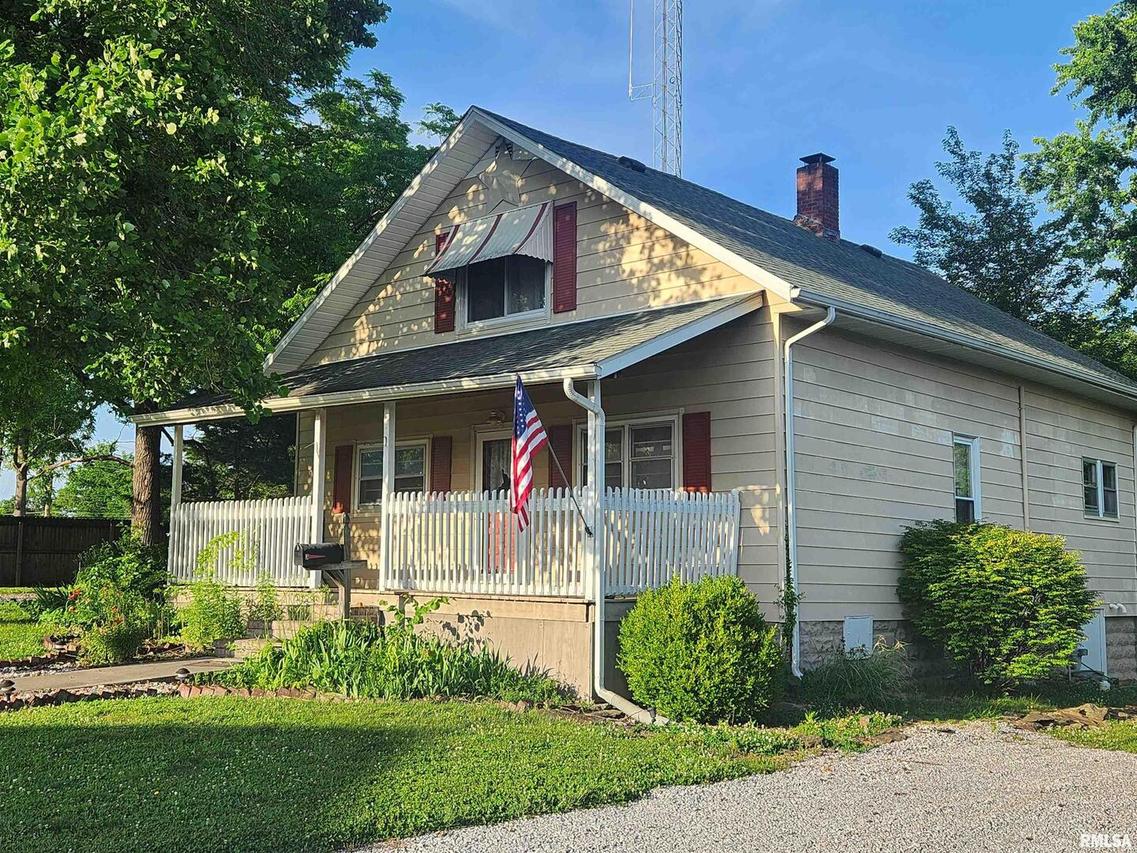 102 S Locust St., Pinckneyville, IL 62274