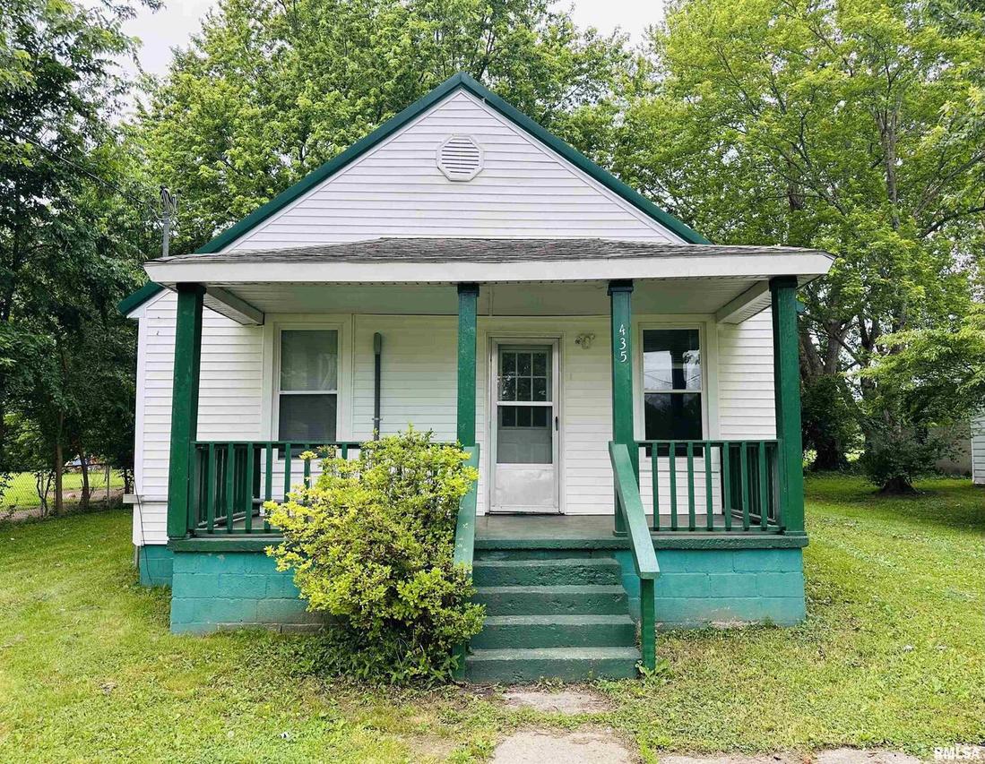 435 N Thompson St., Carrier Mills, IL 62917