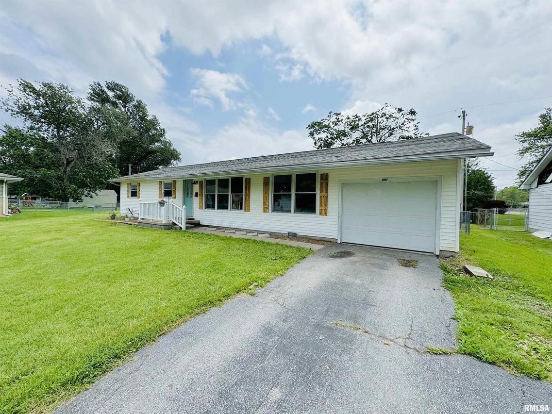 1 Glenda Ave., Centralia, IL 62801