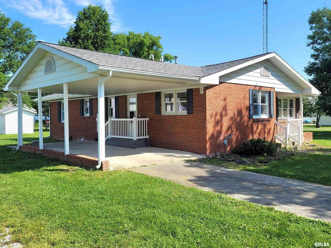 609 Illinois St., Alma, IL 62807