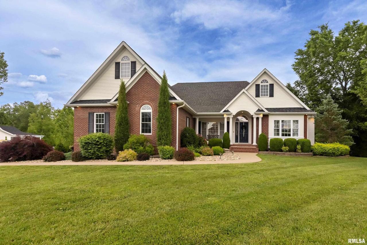 507 David Livingstone Dr., Carterville, IL 62918