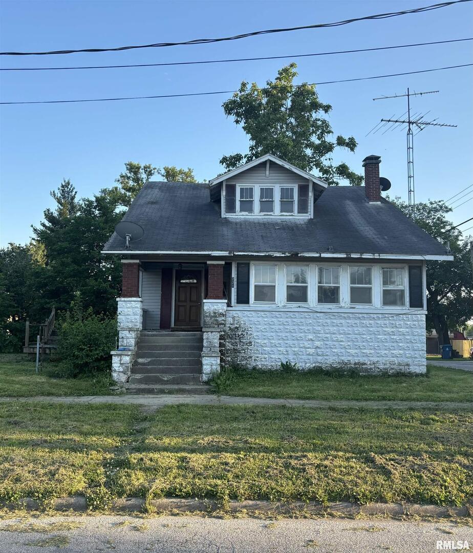 221 E 7th St., Centralia, IL 62801