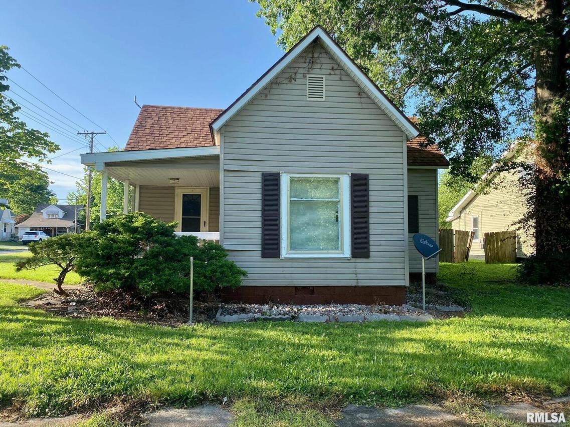 401 E Clark St., West Frankfort, IL 62896