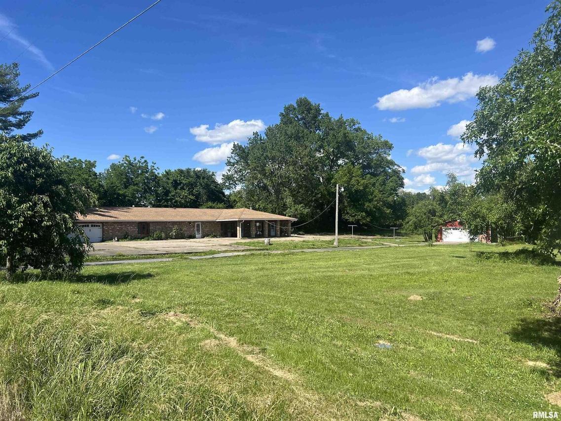 13624 Prosperity Rd., Johnston City, IL 62951