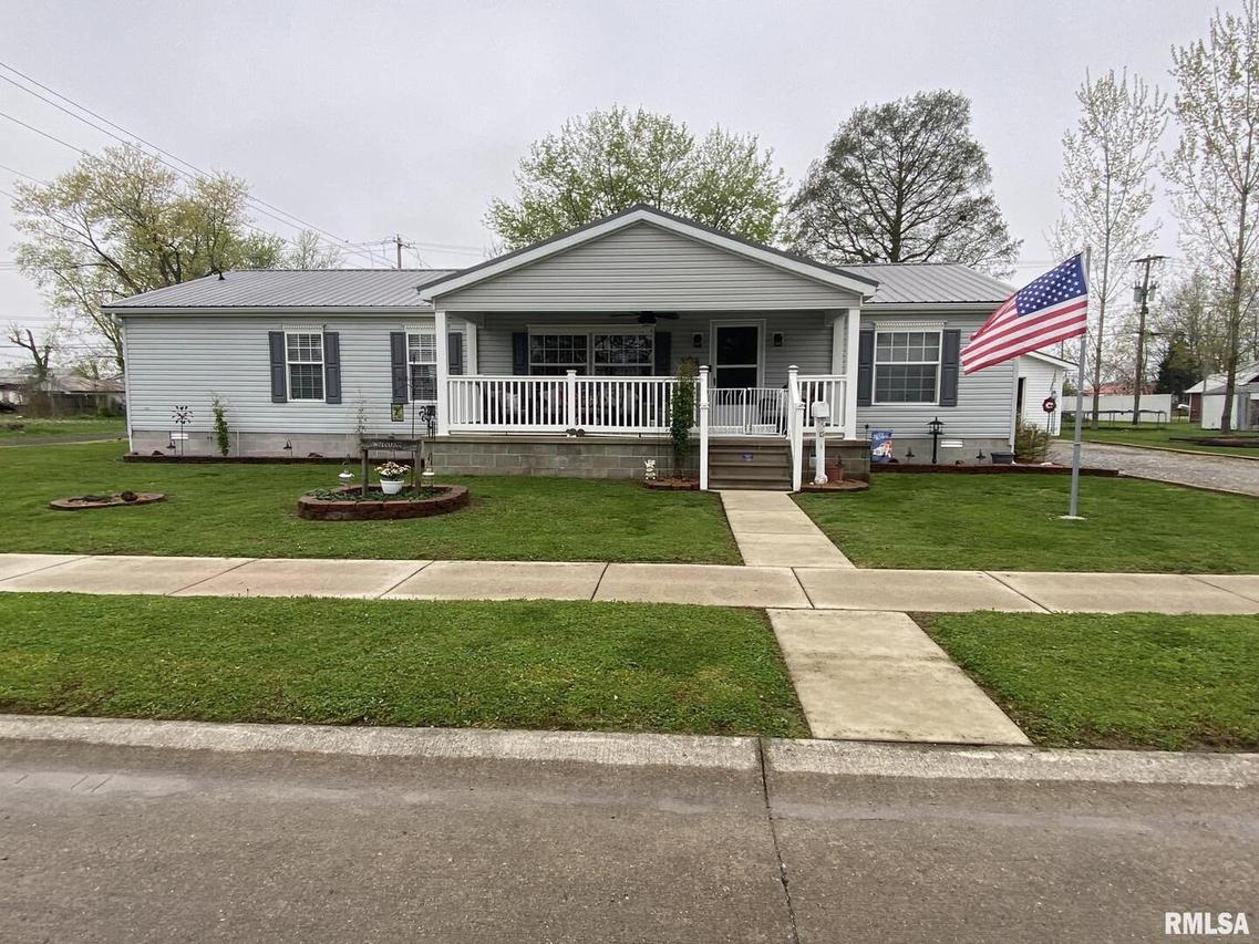 1223 S Jefferson St., Salem, IL 62881