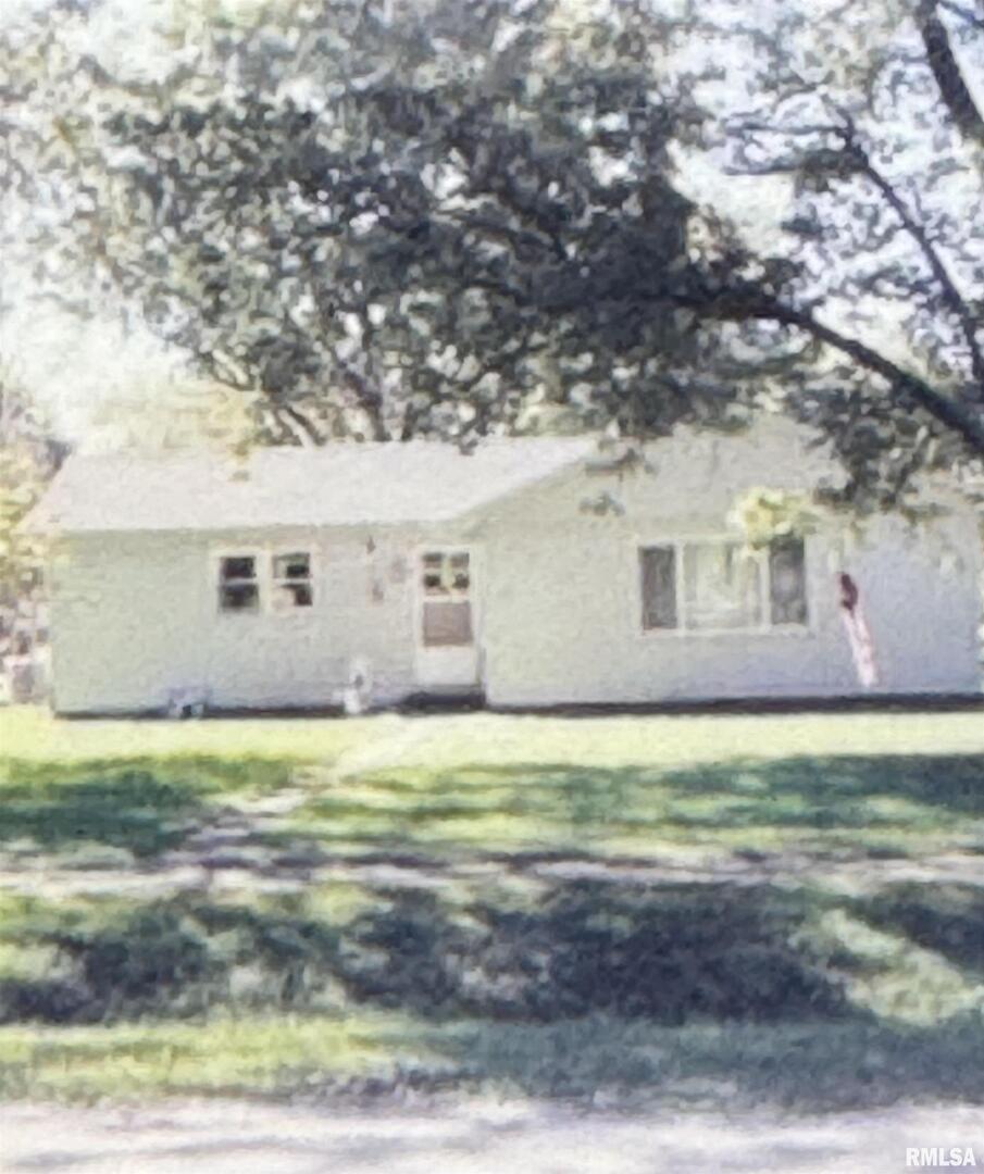 111 E Aird St., Odin, IL 62870