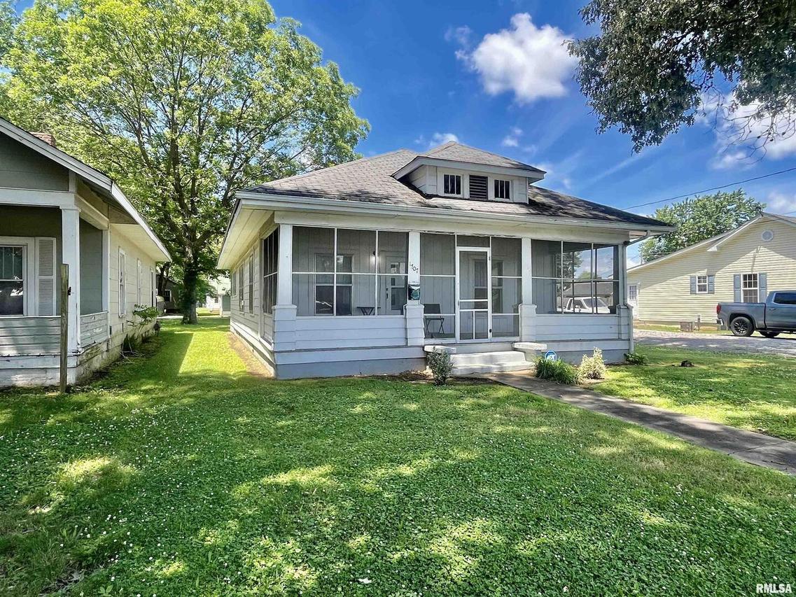 1707 North Ave., Metropolis, IL 62960