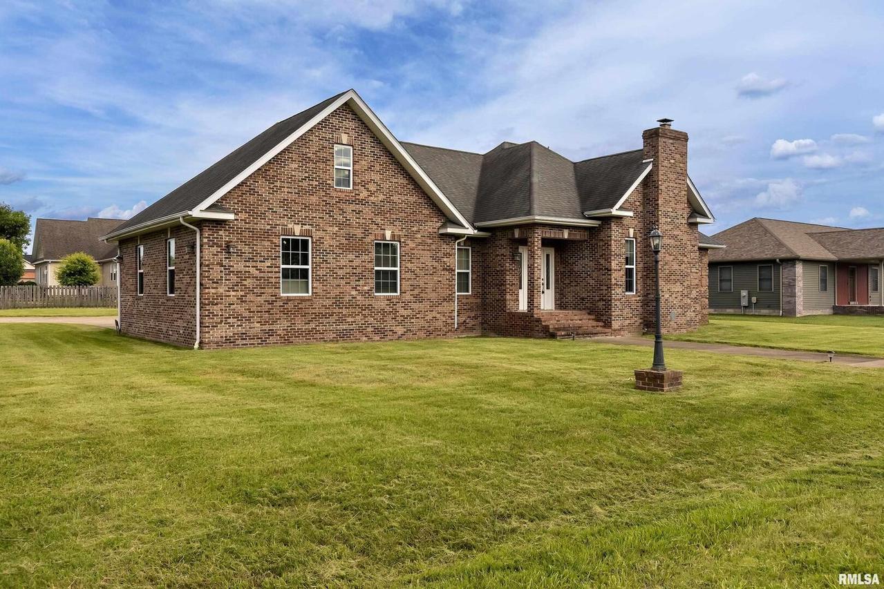 3200 Arabian Ct., Herrin, IL 62948