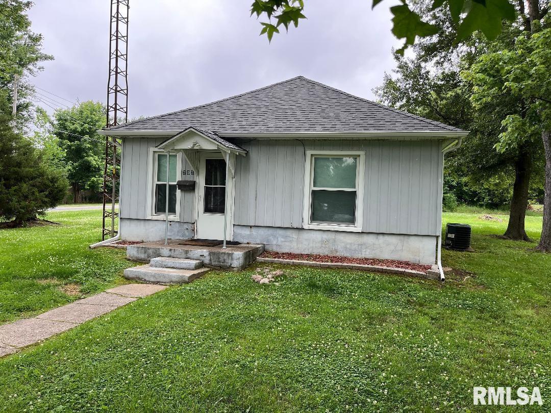 203 S Brown St., Benton, IL 62812