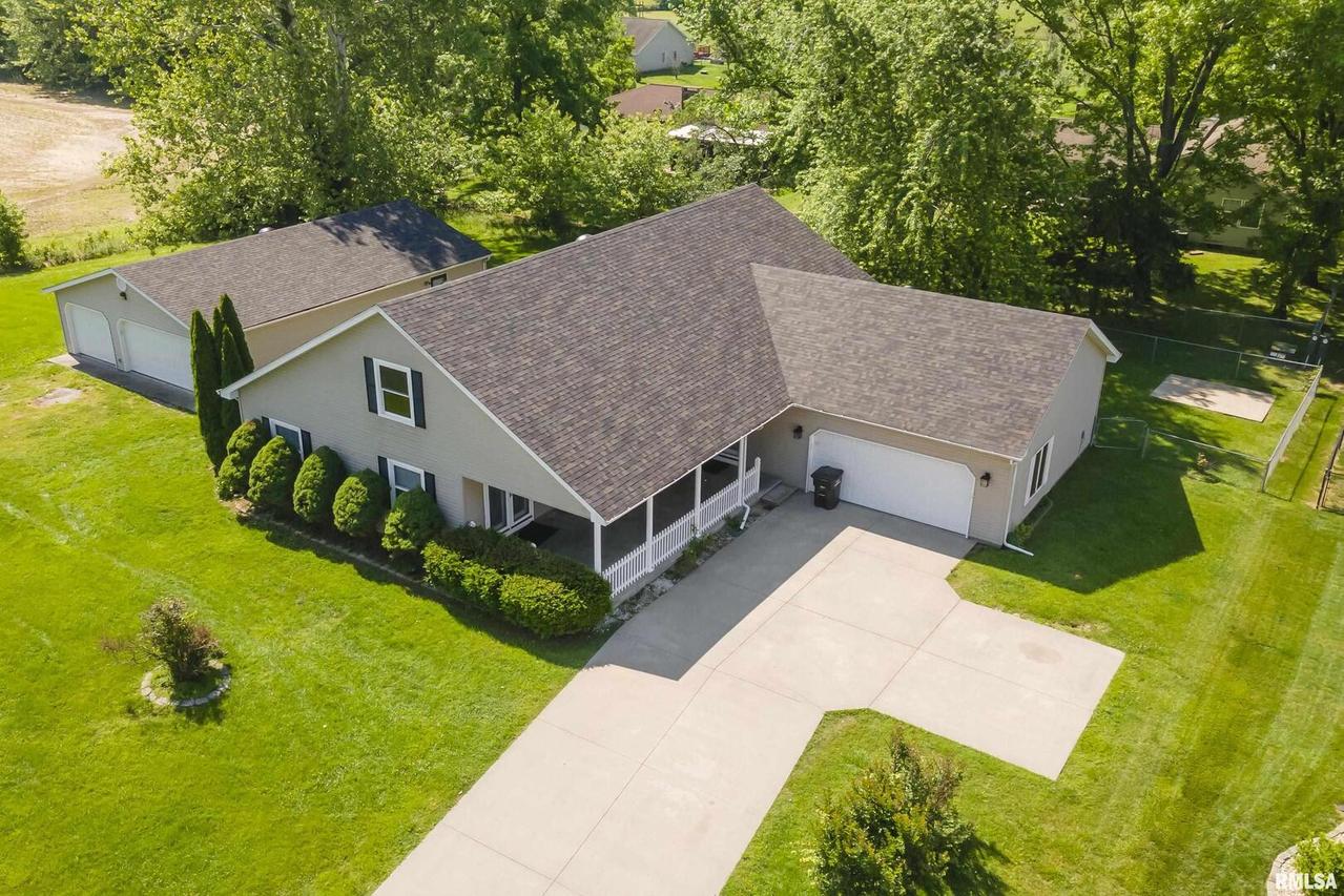 1421 E Lakeland Ln., Carbondale, IL 62902