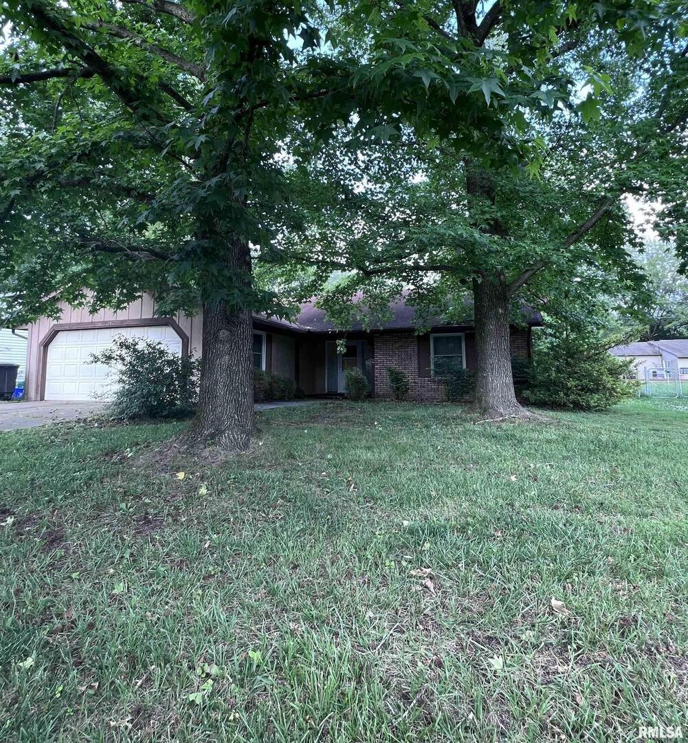 209 S Wedgewood Ln., Carbondale, IL 62901