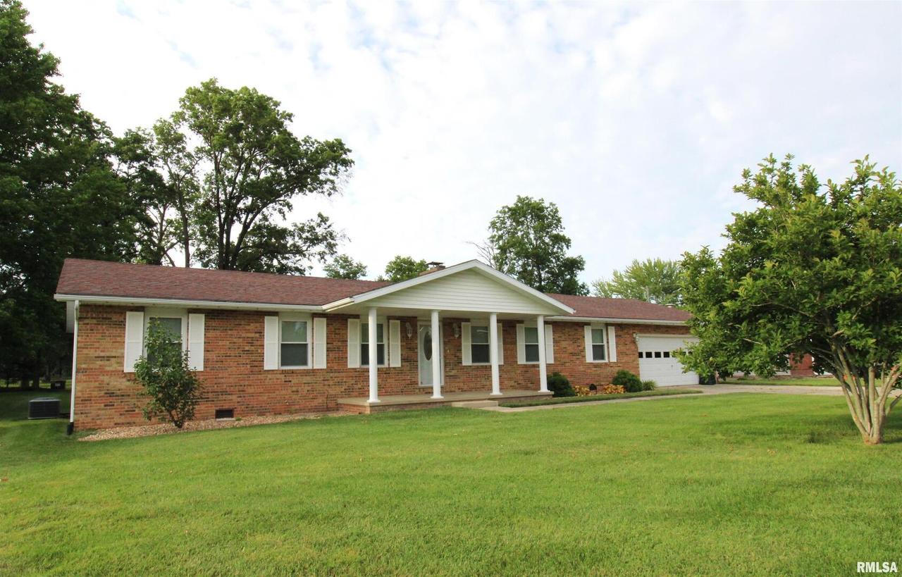 329 Circle Dr., Salem, IL 62881