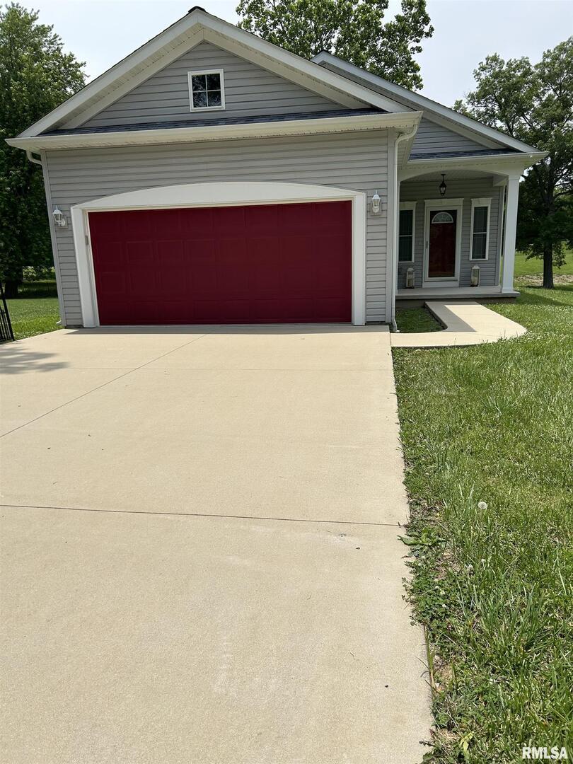 231 Delaware St., Duquoin, IL 62832