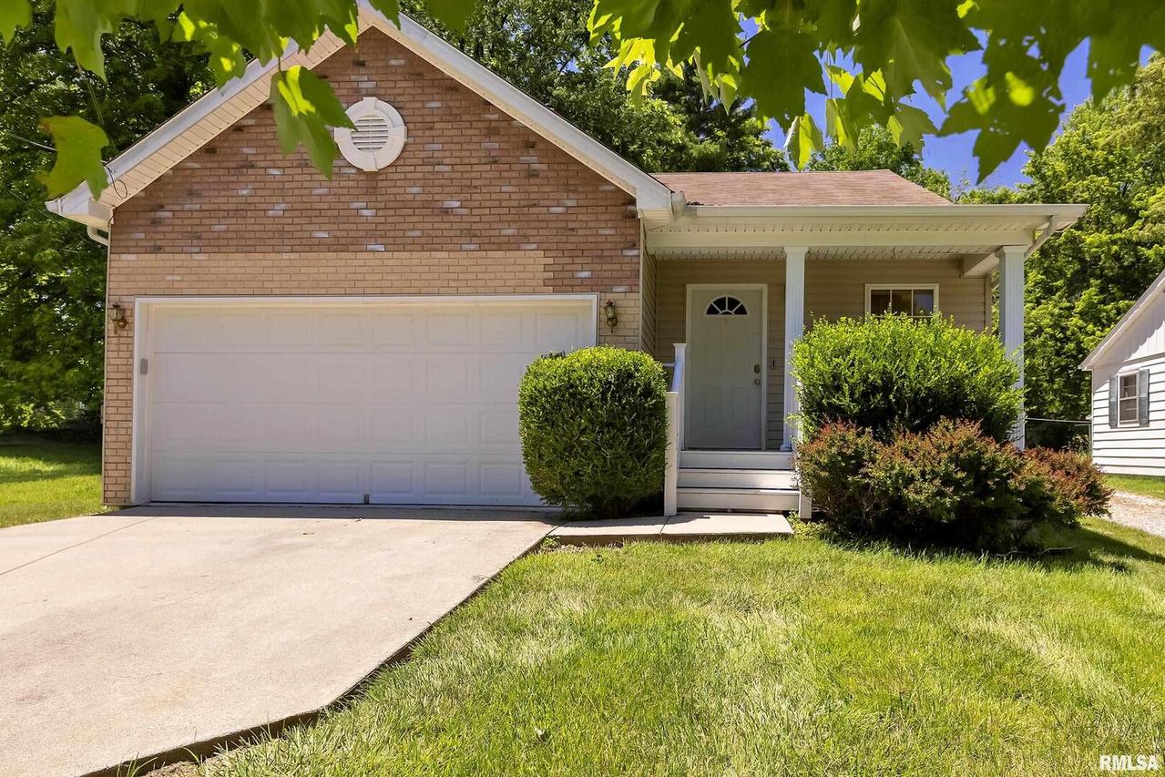 708 N Billy Bryan St., Carbondale, IL 62901