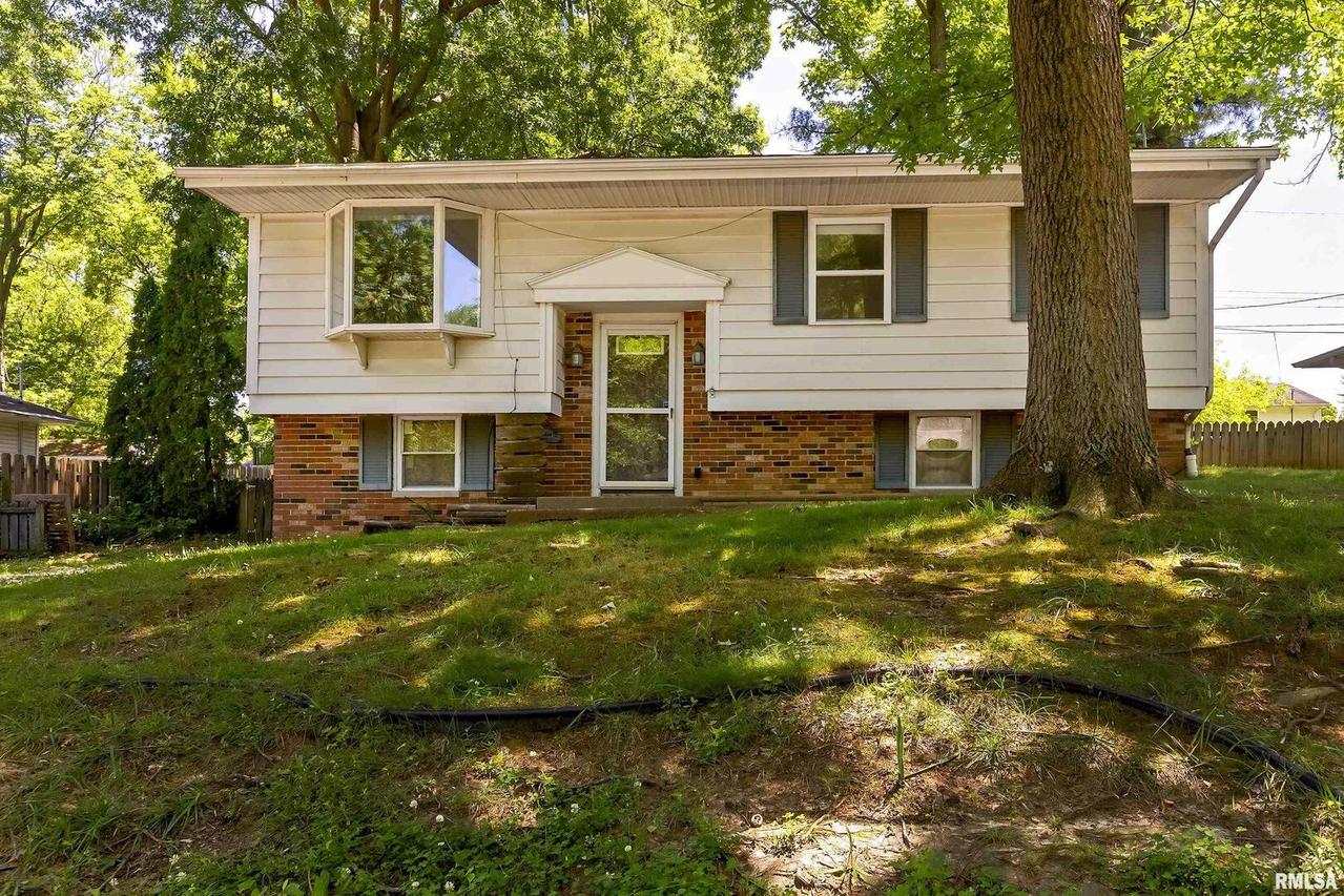 1005 W Willow St., Carbondale, IL 62901