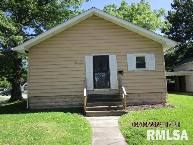 810 E Main St., Benton, IL 62812