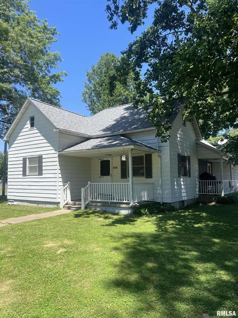 210 W Matthew St., Sesser, IL 62884