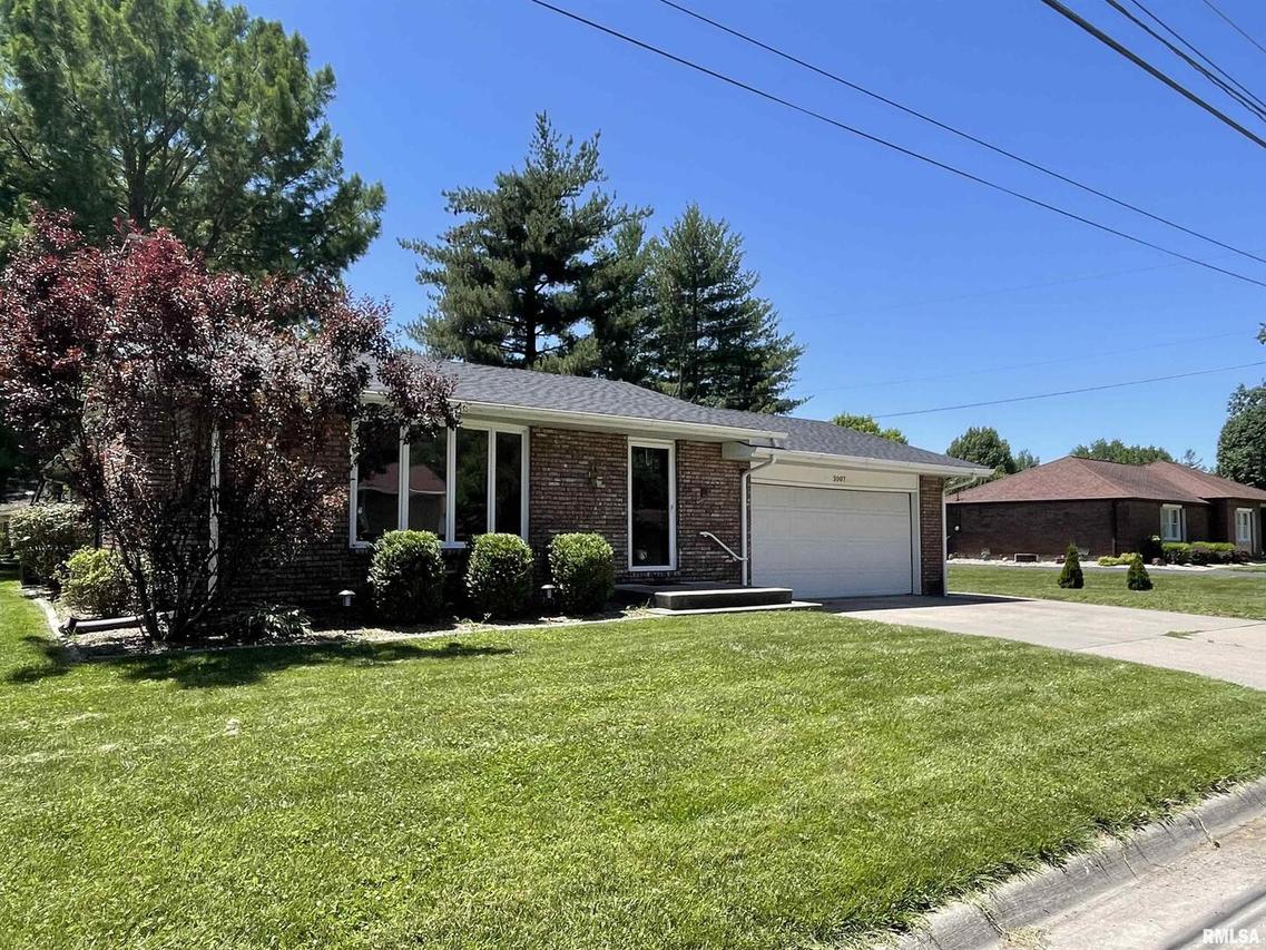 2007 Illinois Ave., Murphysboro, IL 62966
