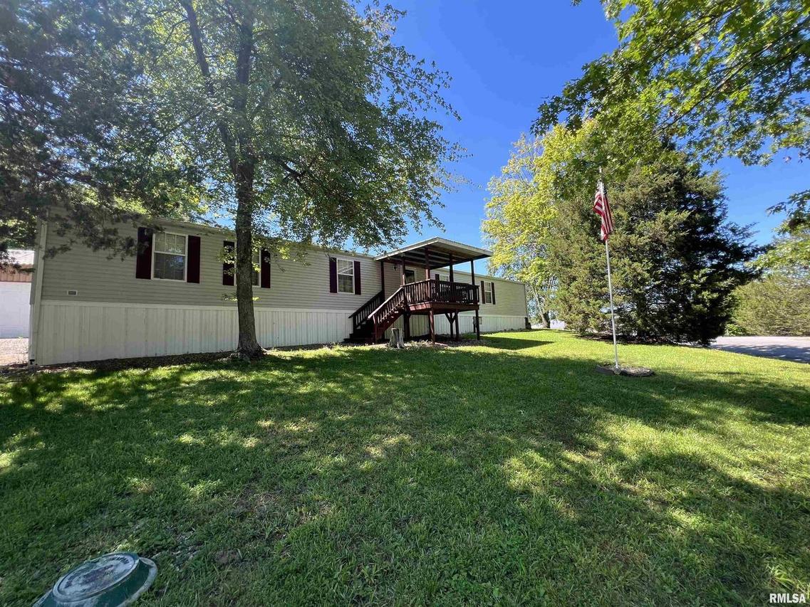 2030 S Lakeshore Dr., Goreville, IL 62939