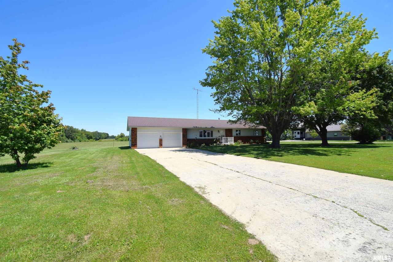 604 W North St., Dix, IL 62830