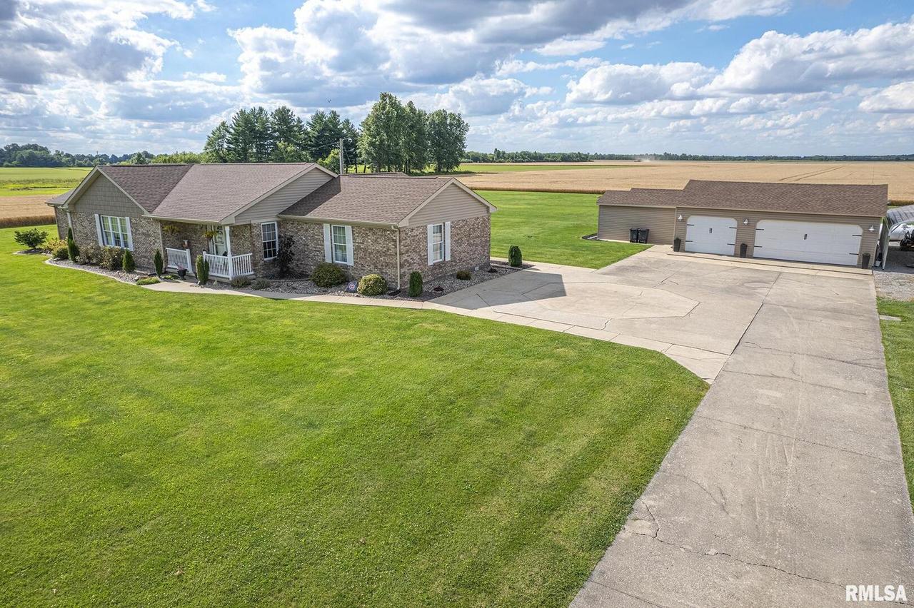 2226 Mills Cart Rd., Salem, IL 62881