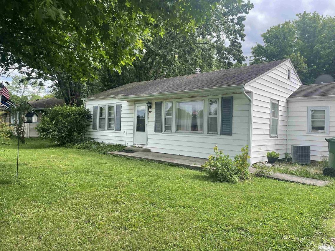 206 Springfield Ave., Anna, IL 62906