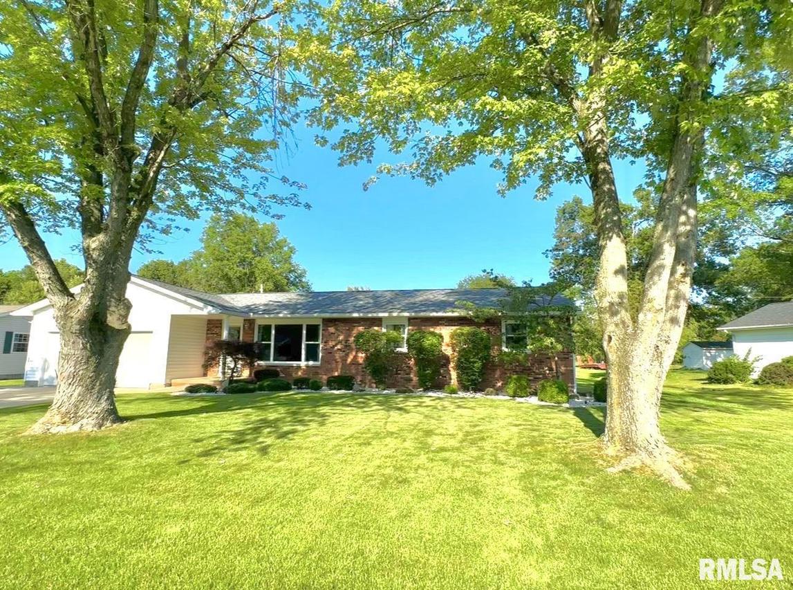 15 Crestwood Ln., Centralia, IL 62801