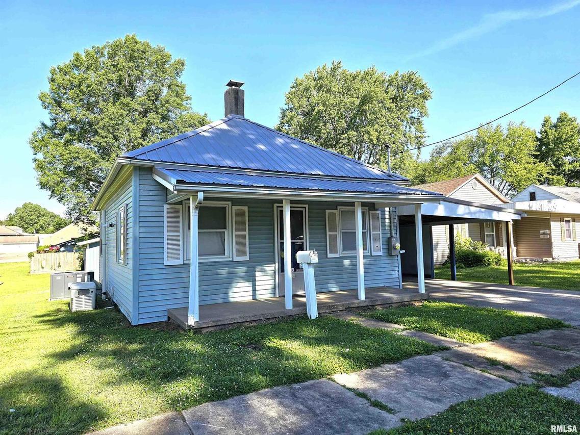 1104 Jefferson St., Johnston City, IL 62951