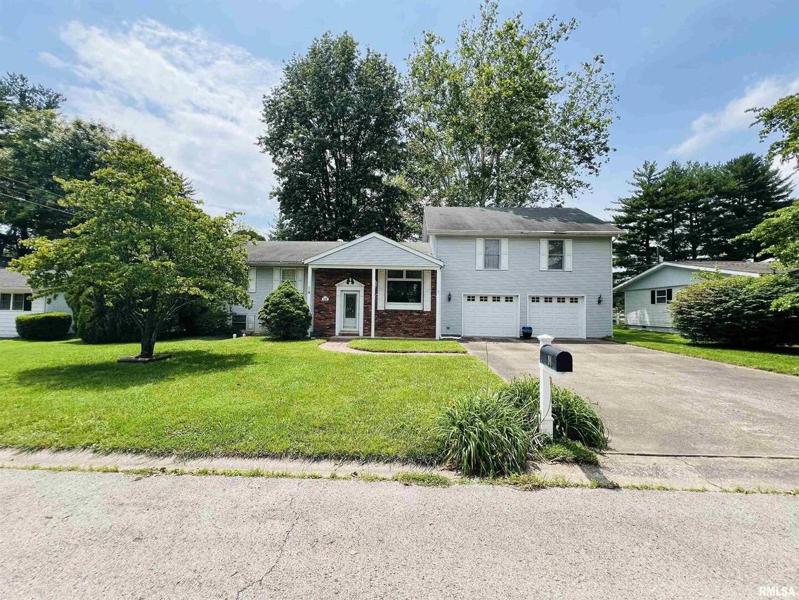 14 Fairfax Dr., Harrisburg, IL 62946