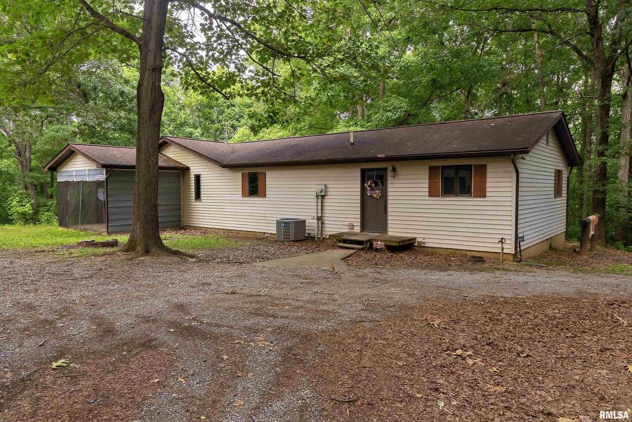 4223 Saraville Rd., Creal Springs, IL 62922