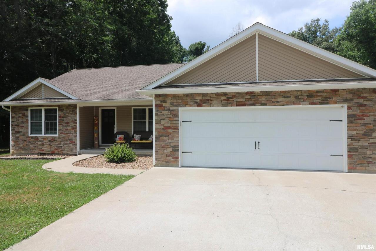 812 Whitecotton Dr., Carterville, IL 62918