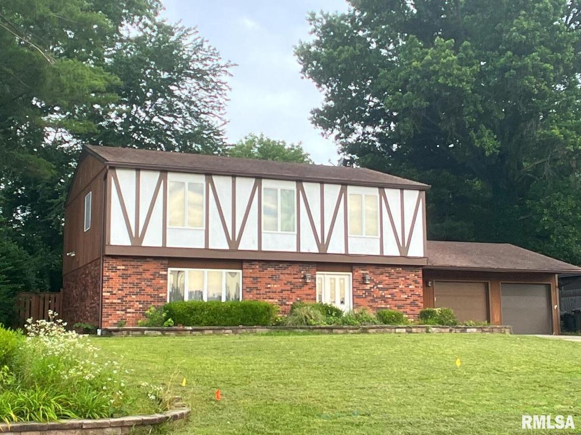 110 N Parrish Ln., Carbondale, IL 62901