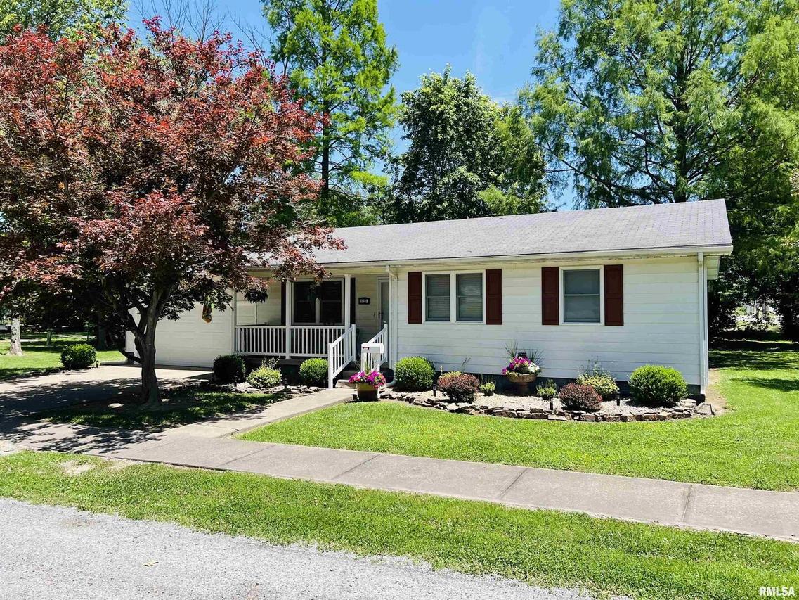 1020 S Hobson St., Harrisburg, IL 62946