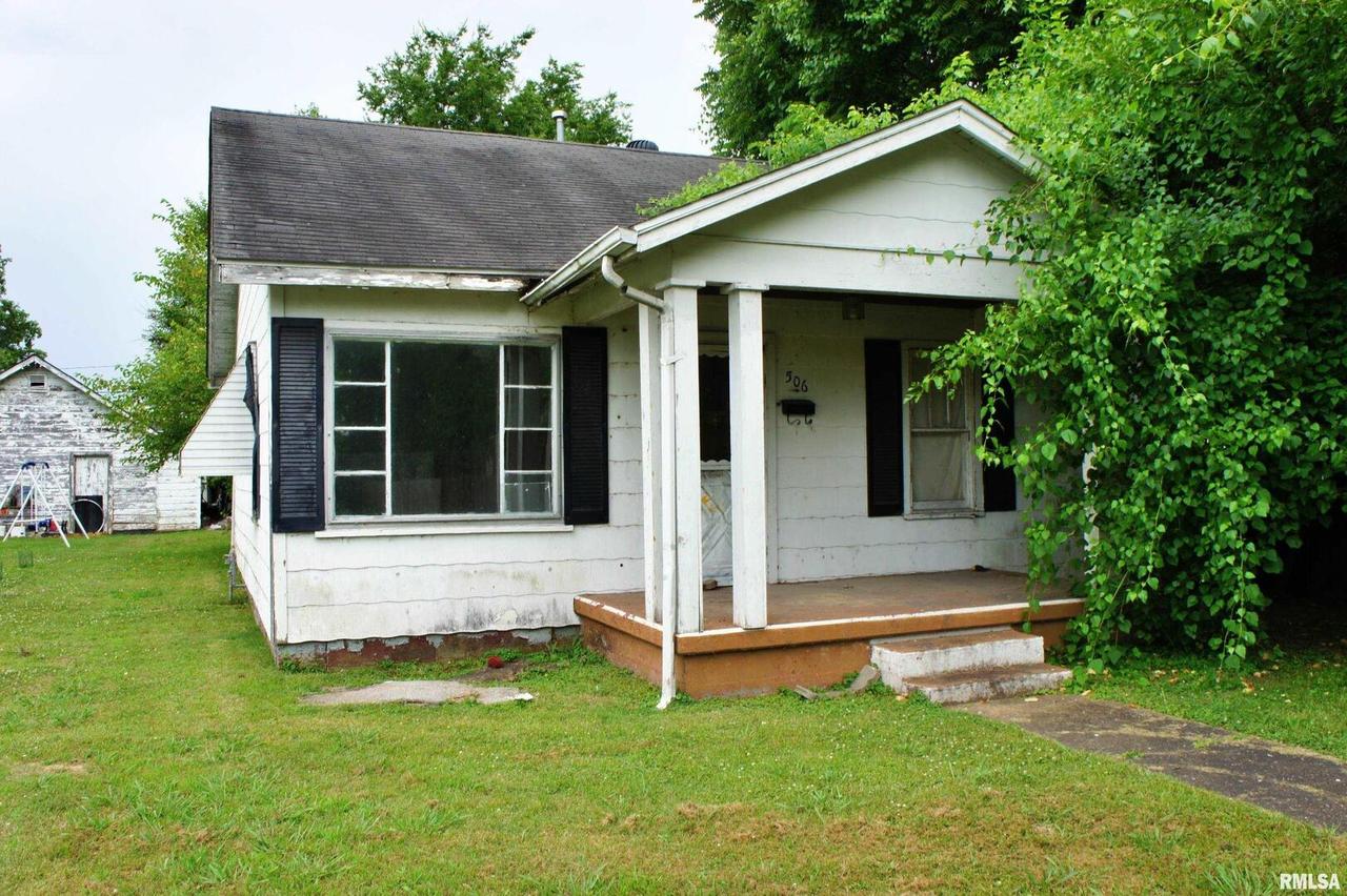 506 E 12th St., Metropolis, IL 62960