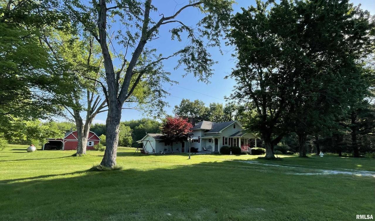 16982 E Payton Rd., Opdyke, IL 62872